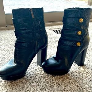 MICHAEL KORS ANKLE BOOTS